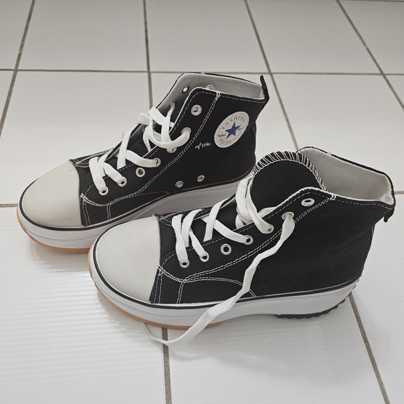 New Women’s ankle Top Canvas Lace Up Sneakers In Black - Brand New - Picture 4 of 8